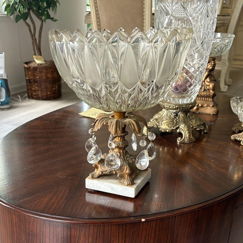 Elegant Crystal and Gold Decorative Bowl